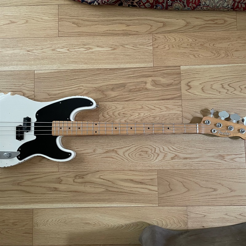 Fender MEX Mike Dirnt Road Worn Precision Bassの画像